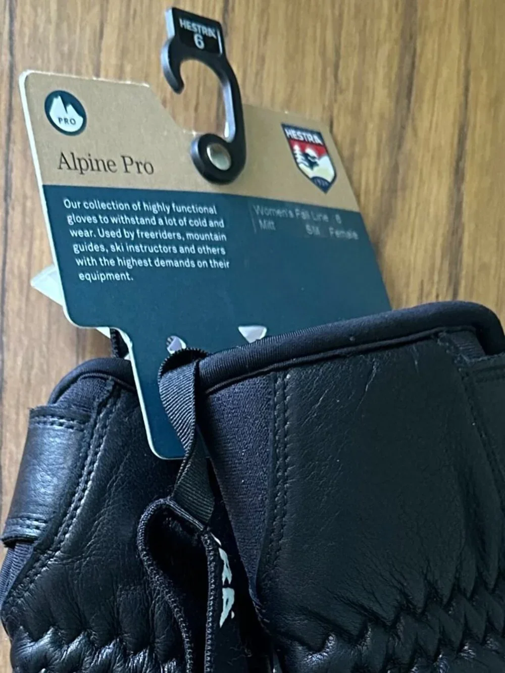 NWT Hestra Women’s Alpine Pro Fall Line Mittens, size 6. Model 30211.